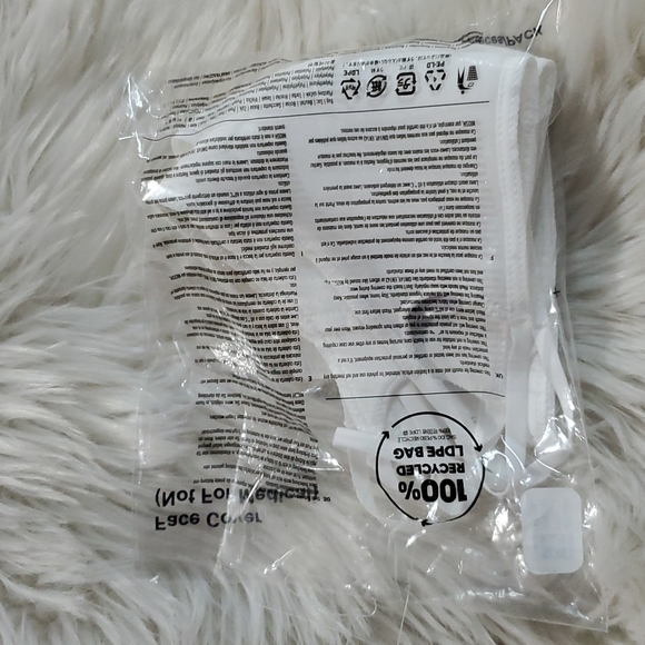 🦋5/$25 Adidas face masks - Picture 7 of 8